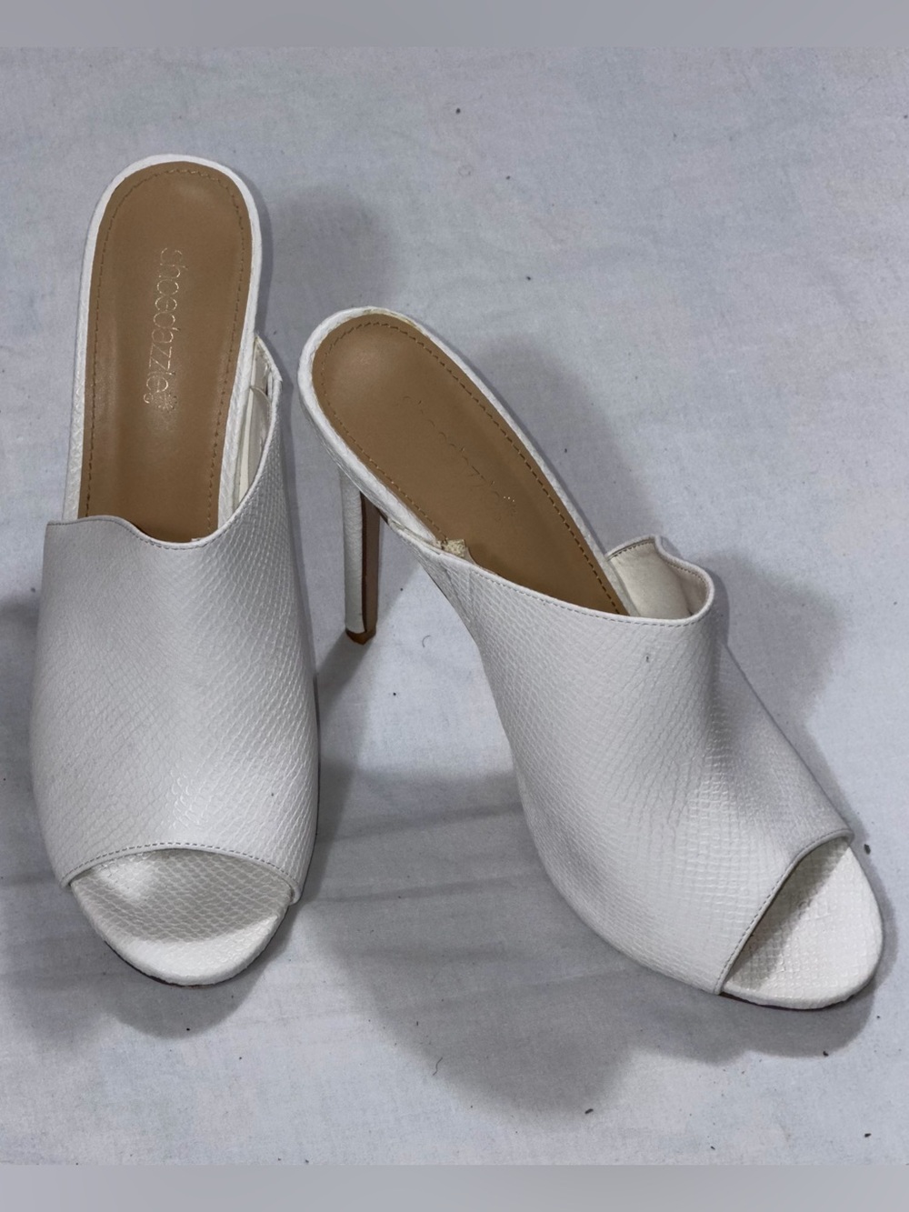 ShoeDazzle White Textured Peep Toe Stiletto Mule Heels Women's Size 11